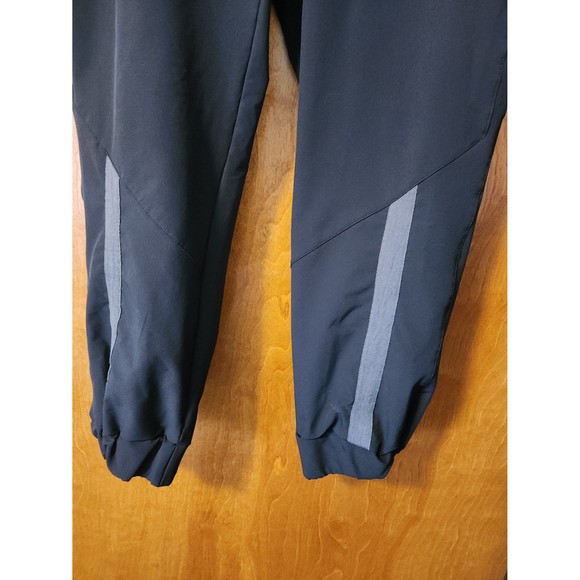 Gymshark Box Utility Jogger size M Black Pants Women's Pockets - Picture 3 of 10
